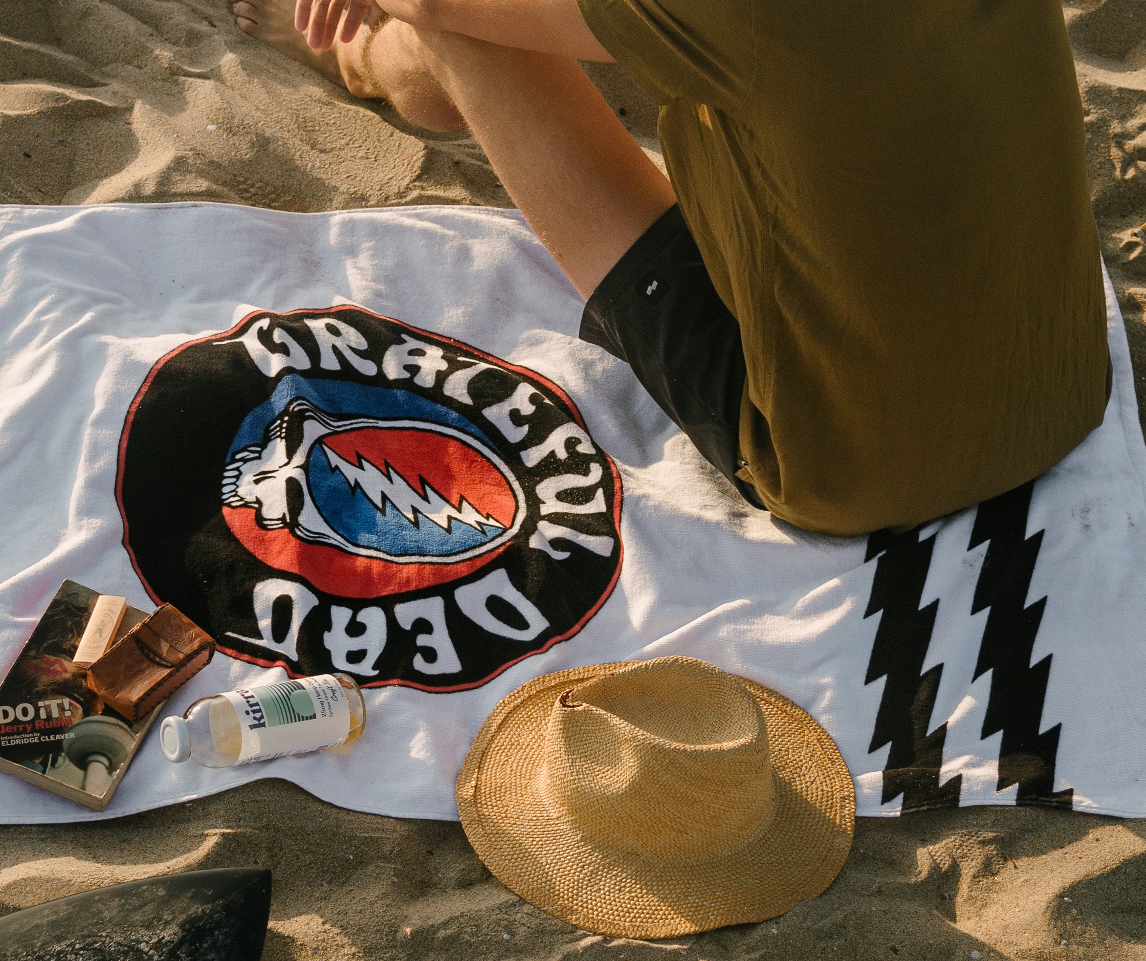 Slowtide x Grateful Dead Holiday 2019