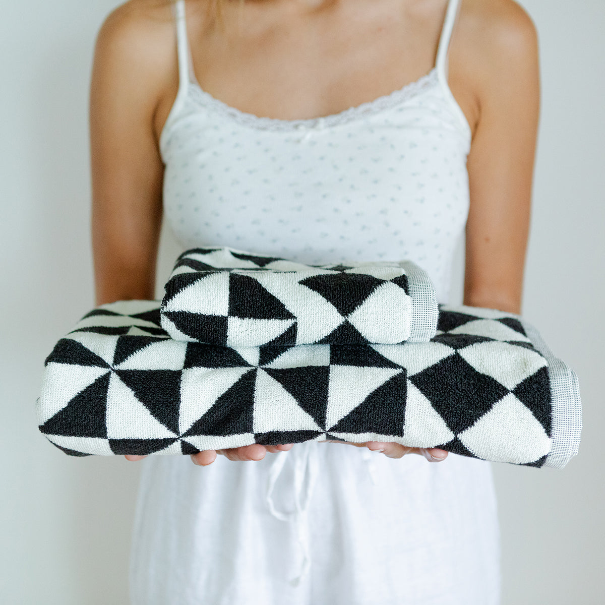 Gatsby Bath Towel - Black