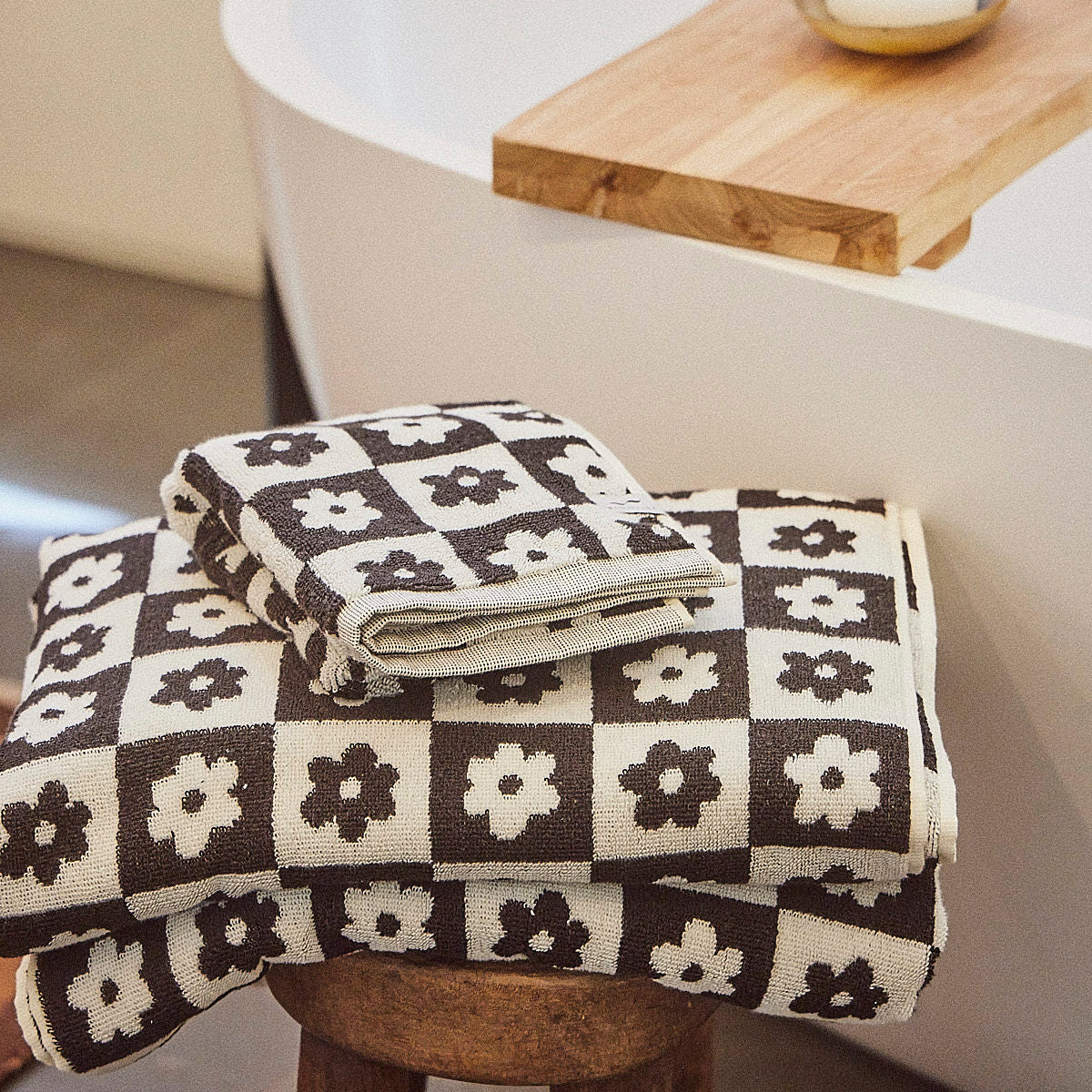 Gigi Hand Towel - Black