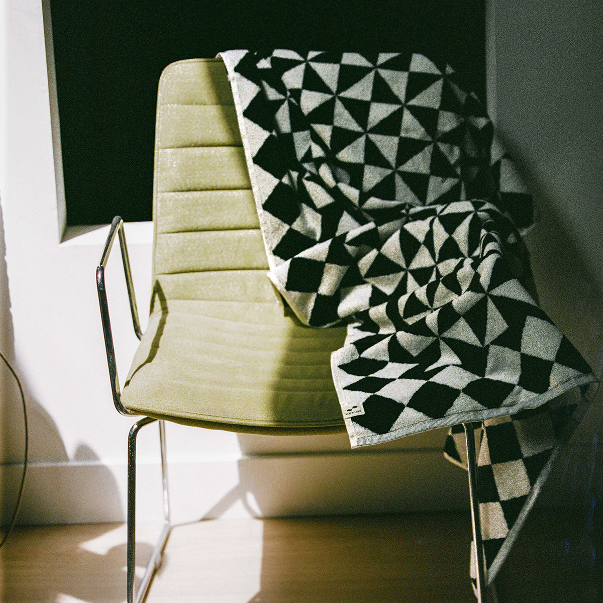 Gatsby Bath Towel - Black