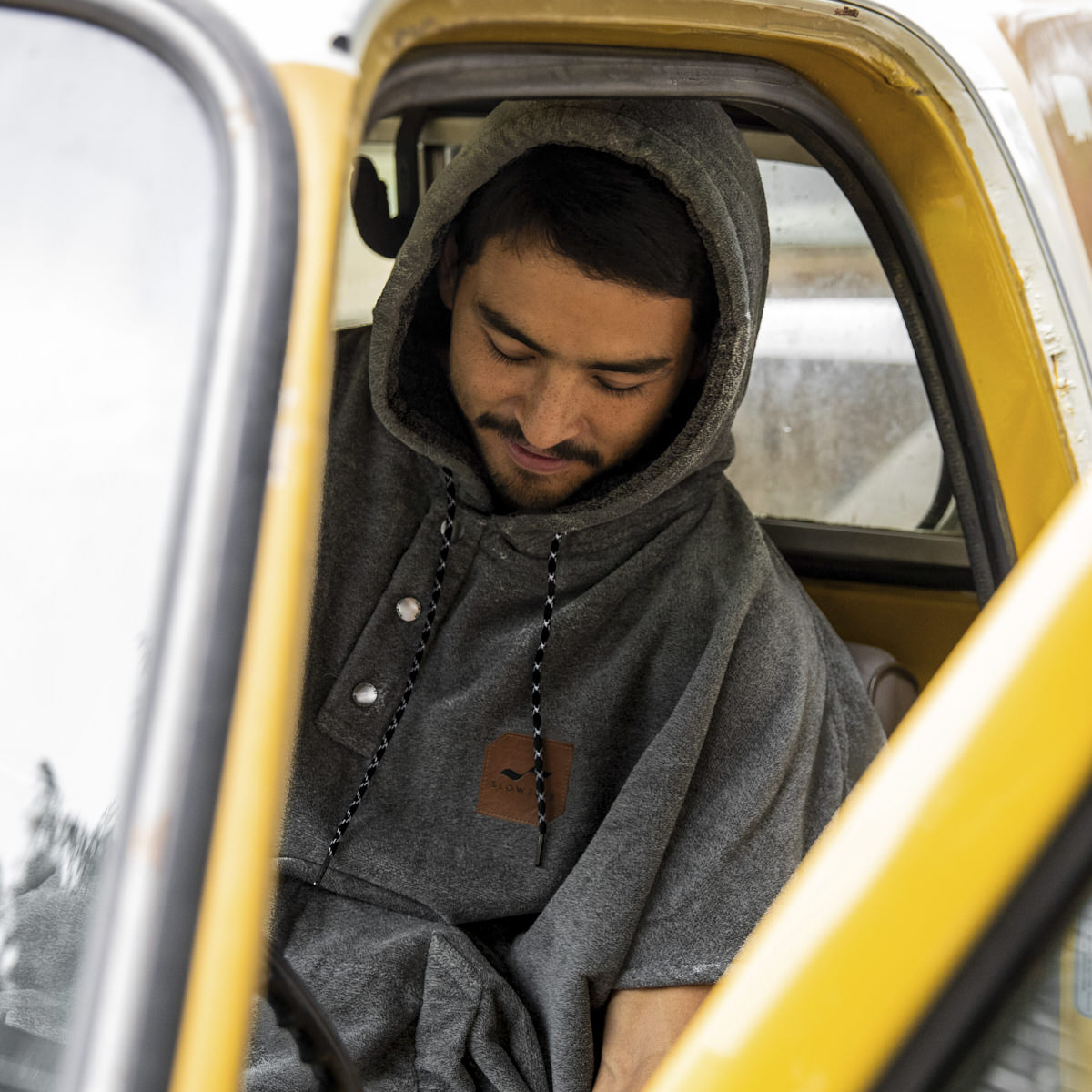 The Digs Changing Poncho in Heather Grey - Slowtide Image 11