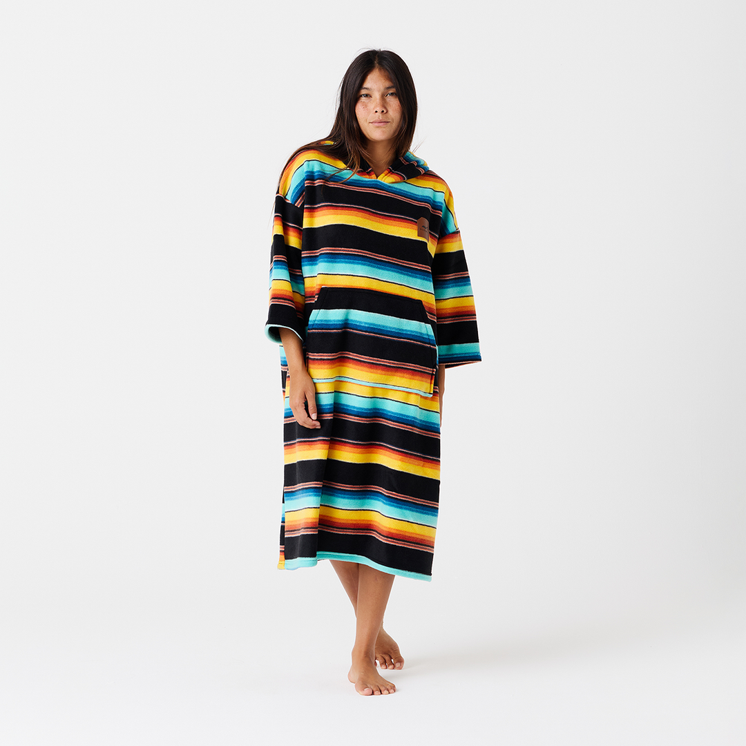 El Cap Chilling Fleece Poncho – Slowtide