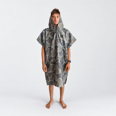 Quick-dry poncho with camo pattern.