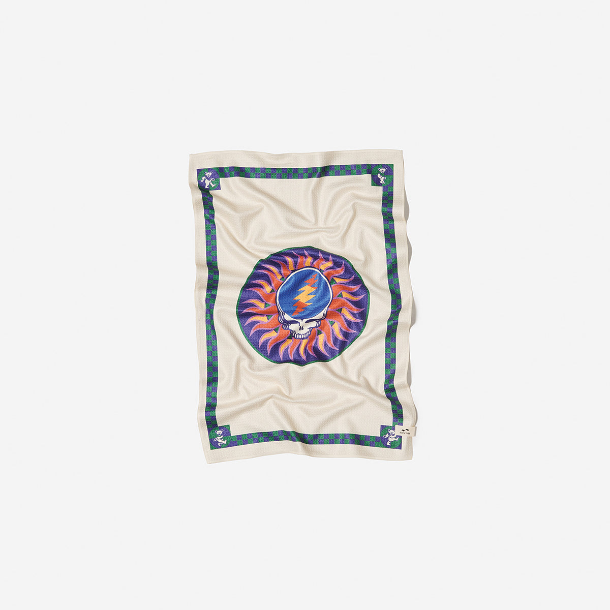 Kitchen towel, beige recycled microfiber, blue and red skull logo, dark border.