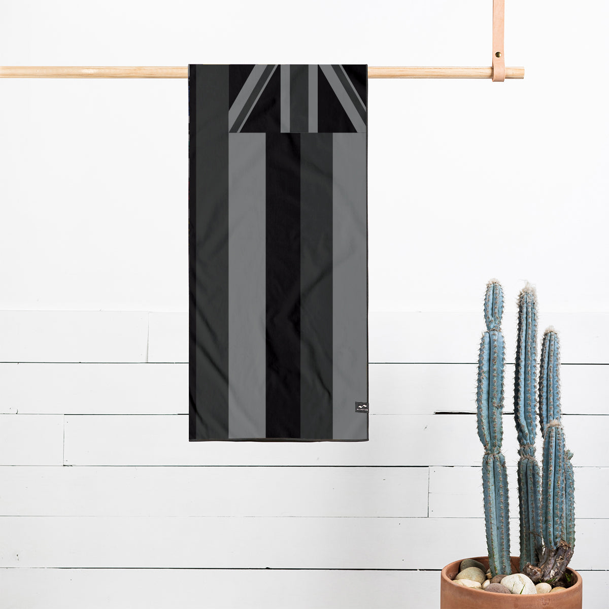 Hawai'i Flag Performance Quick-Dry Travel Towel - Black