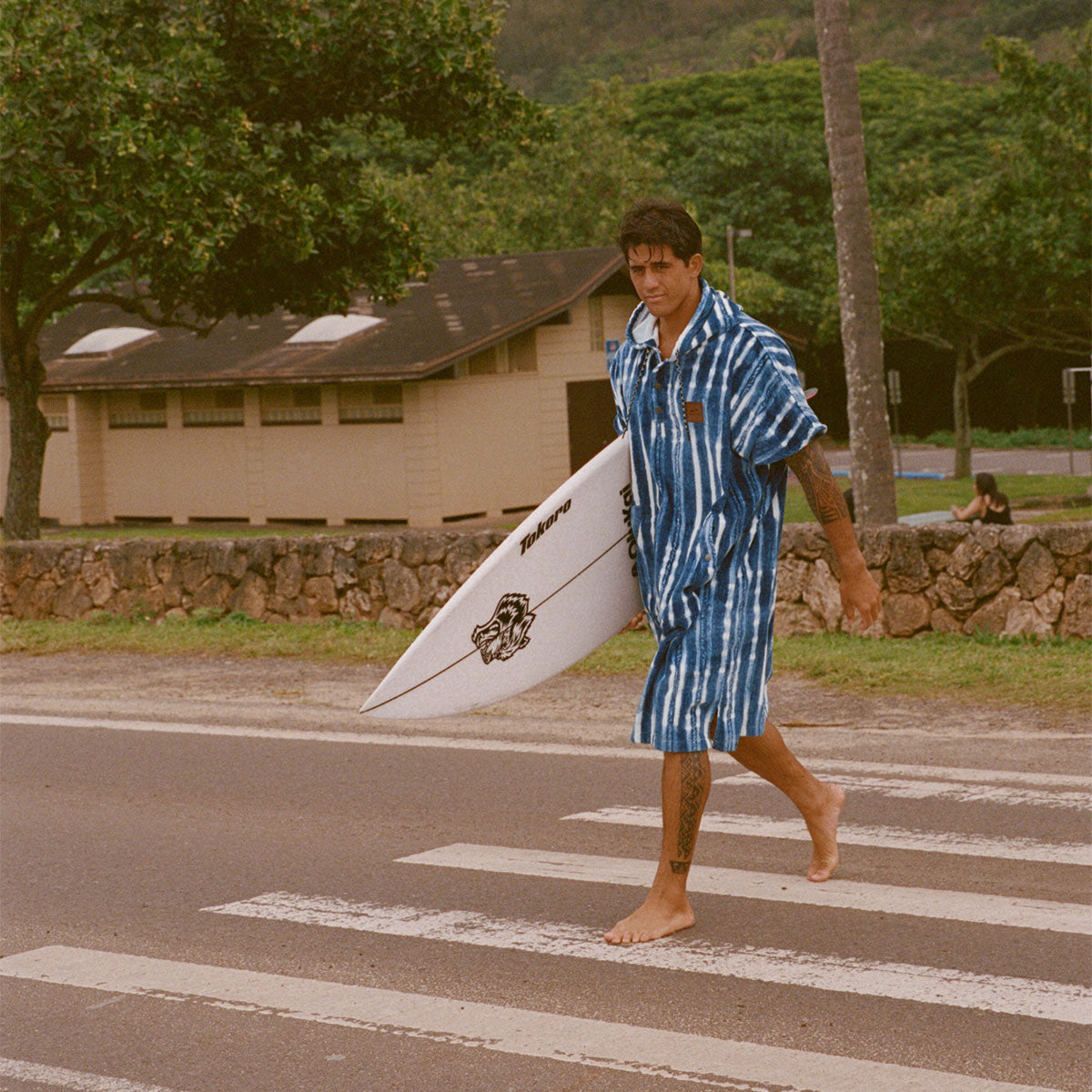 Blue beach changing robe with hood, lightweight cover-up for surfers.