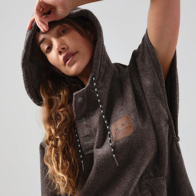 The Digs Changing Poncho in Heather Grey - Slowtide Image 5