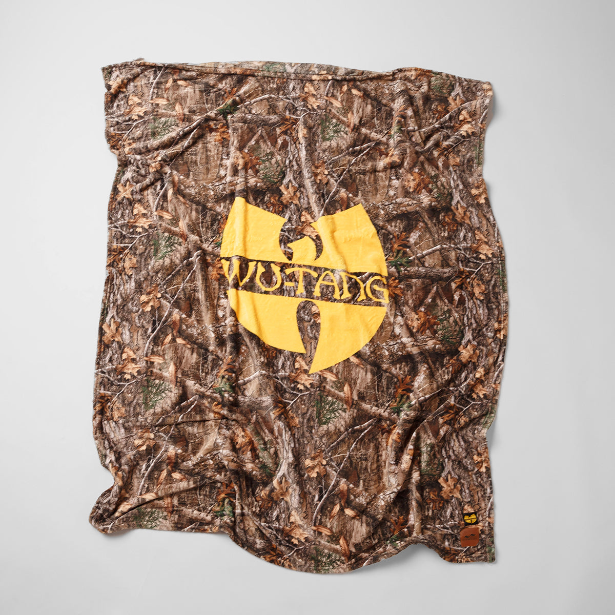Triumph Plush Fleece Throw Blanket | Wu-Tang Clan x Realtree x Slowtide