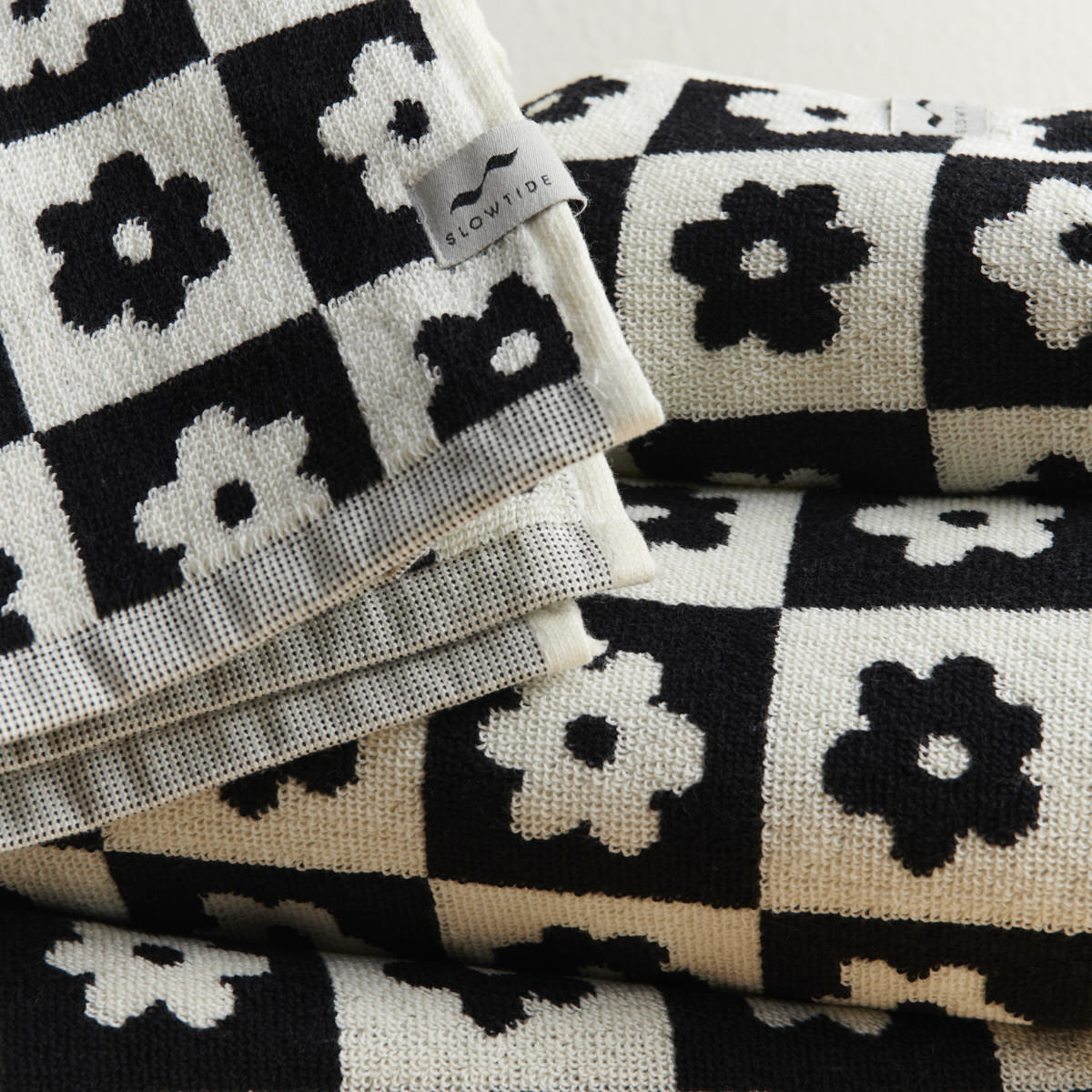 Gigi Hand Towel - Black