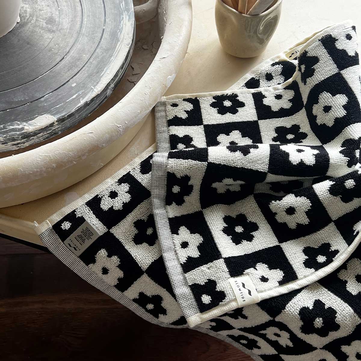 Gigi Hand Towel - Black